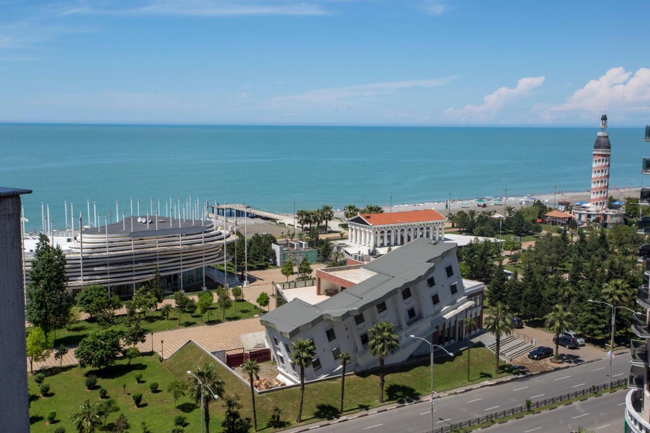 Blue Star Batumi Aparthotel Exterior photo
